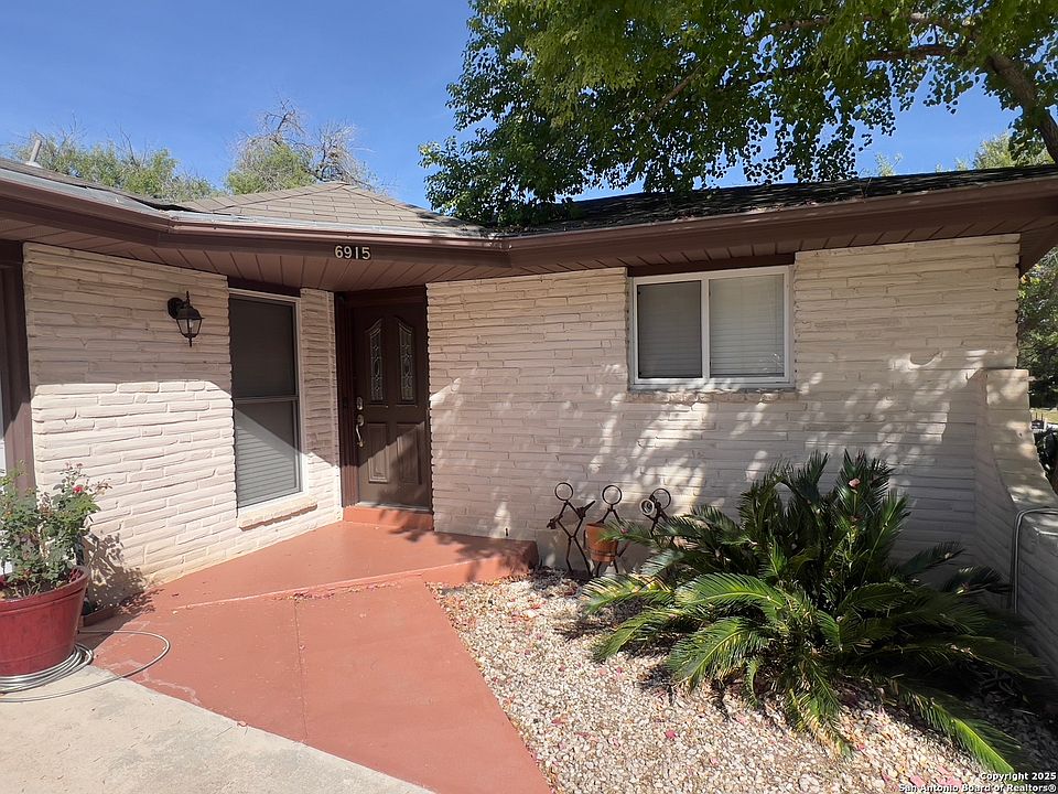 1st image of 6915 N Forest Crest