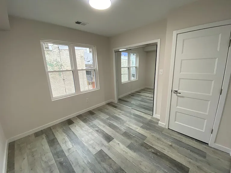 2609 Almond St — Photo 13