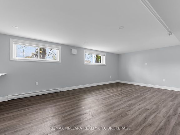 5th image of 833 Foss Rd #11