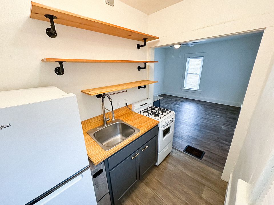1st image of 713 20th St #1915-3