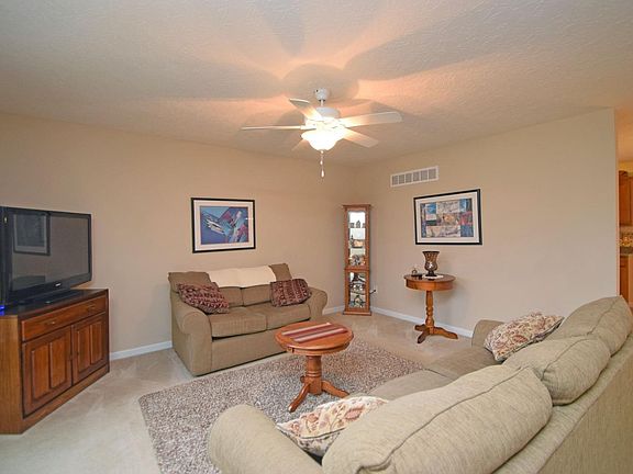 3rd image of 1538 Pointe Dr