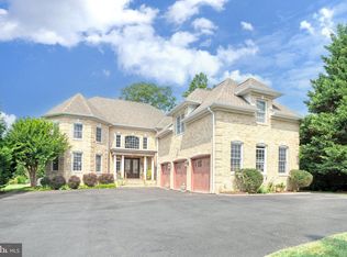 942 Seneca Rd, Great Falls, VA 22066