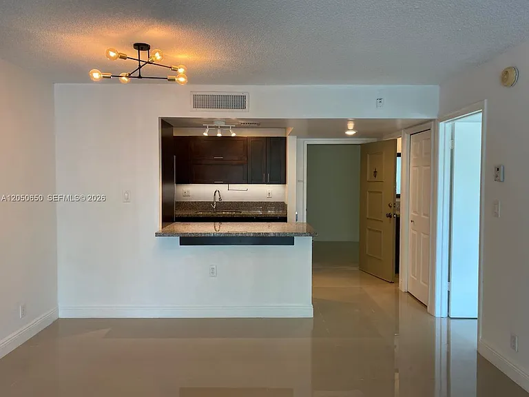 100 Lakeview Dr #316 — Photo 12