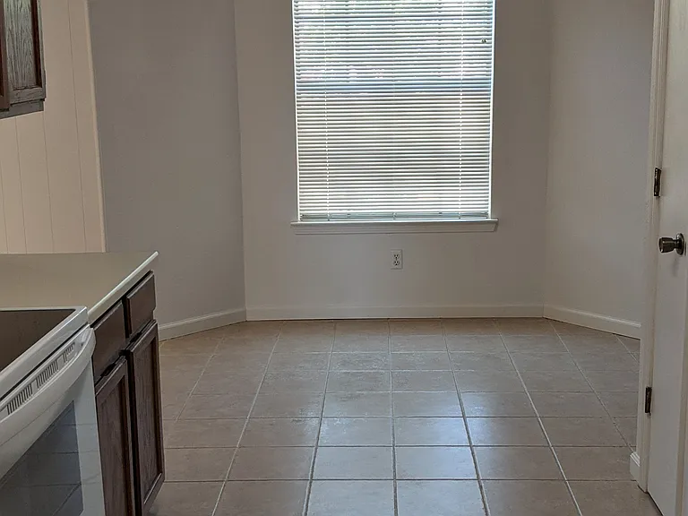 3324 Wesley Dr — Photo 17