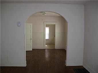 2nd image of 327 N Oakley Ave