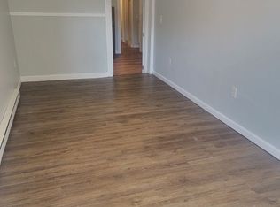 52 Lawrence St APT 1, Clinton, MA 01510