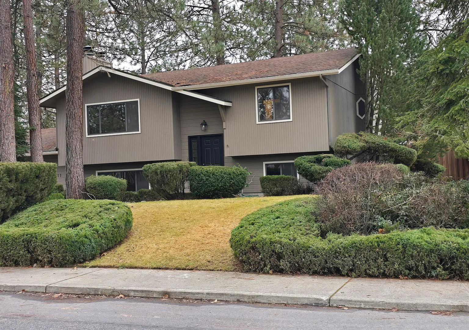4-Bed 2- bath home Near Riverside State Park — Photo 1