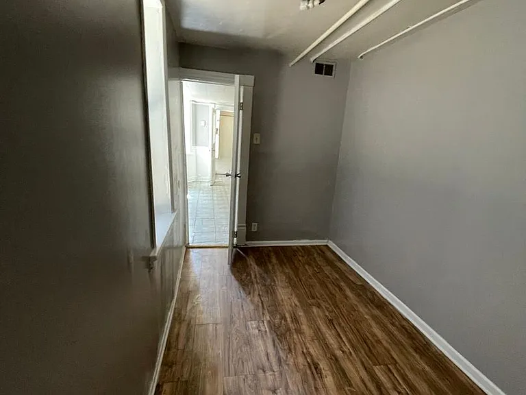 2435 S 9th St — Photo 7