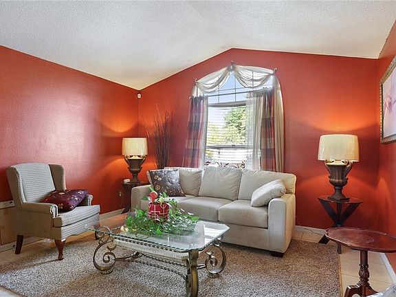 2nd image of 2417 Braemar Dr