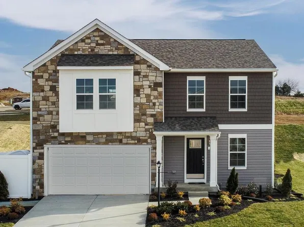 376 Ludgate Mnr, Falling Waters, WV 25419