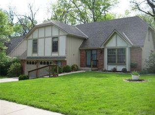 504 N Clayview Dr, Liberty, MO 64068