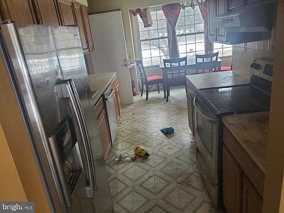 3rd image of 12408 W Old Baltimore Rd