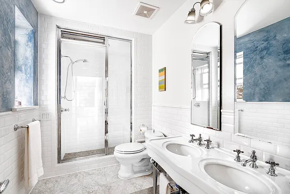Sold by Warburg | media 5