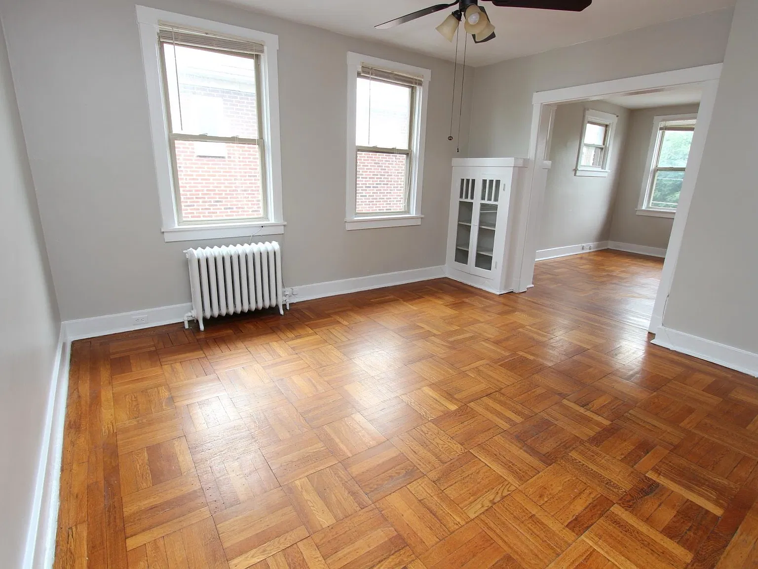 3 bed, 1070 sqft, $1,925 — Photo 4