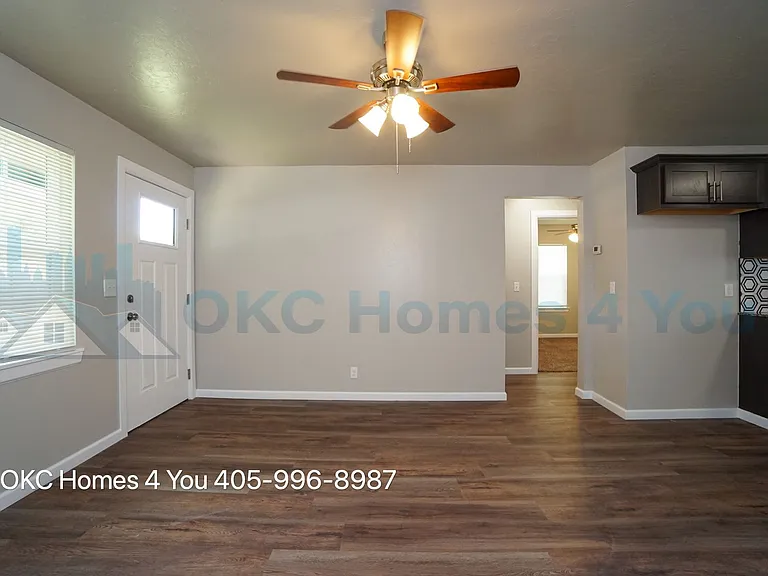 7118 NW 43rd St — Photo 3
