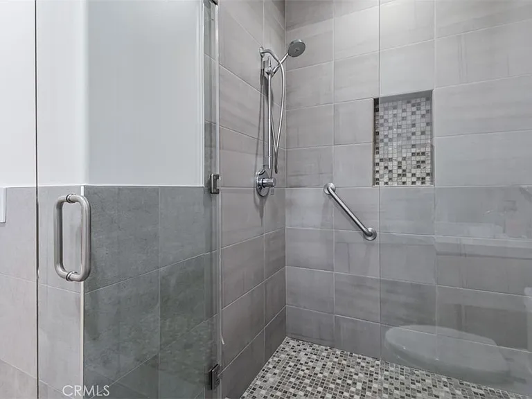 5017 Hesperia Ave — Photo 24
