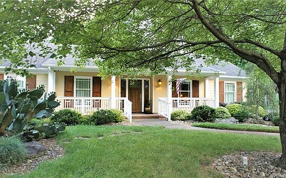 2nd image of 1527 Longbrook Dr