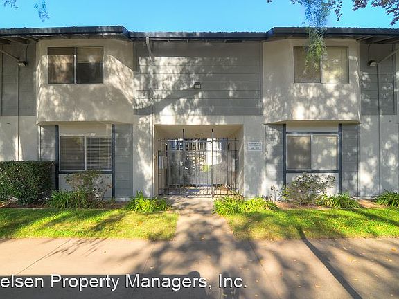 2nd image of 1619 G St APT 2