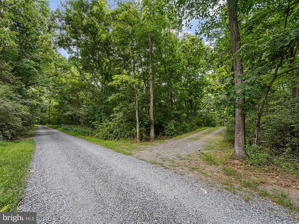 1st image of 4 Rock Hall Farm Ln