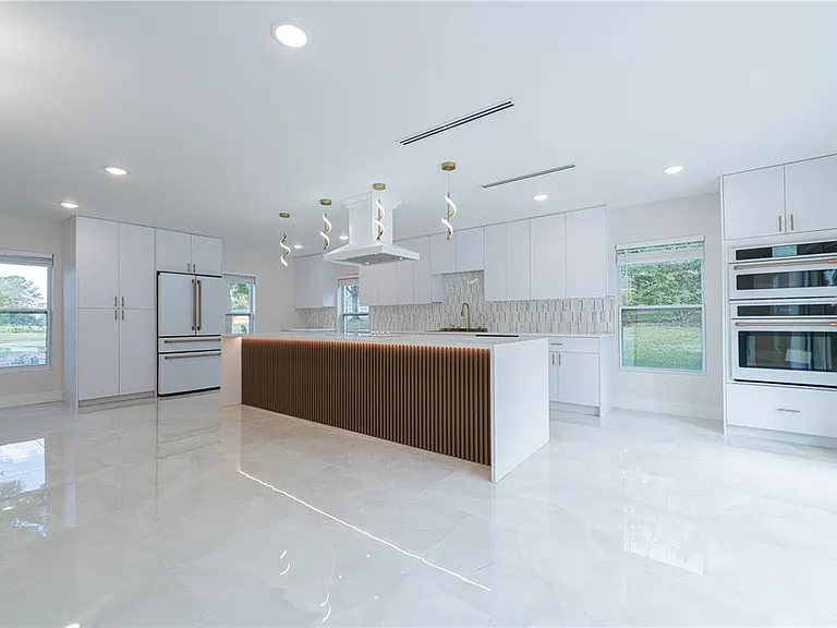 2721 Ingeborg Ct — Photo 4