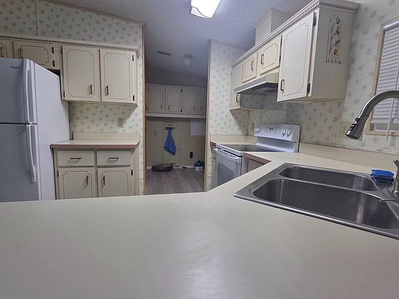 3rd image of 2204 SE 100th Ln #19