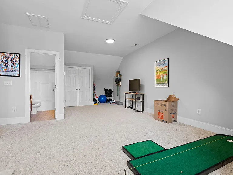 1540 N Duke St — Photo 21