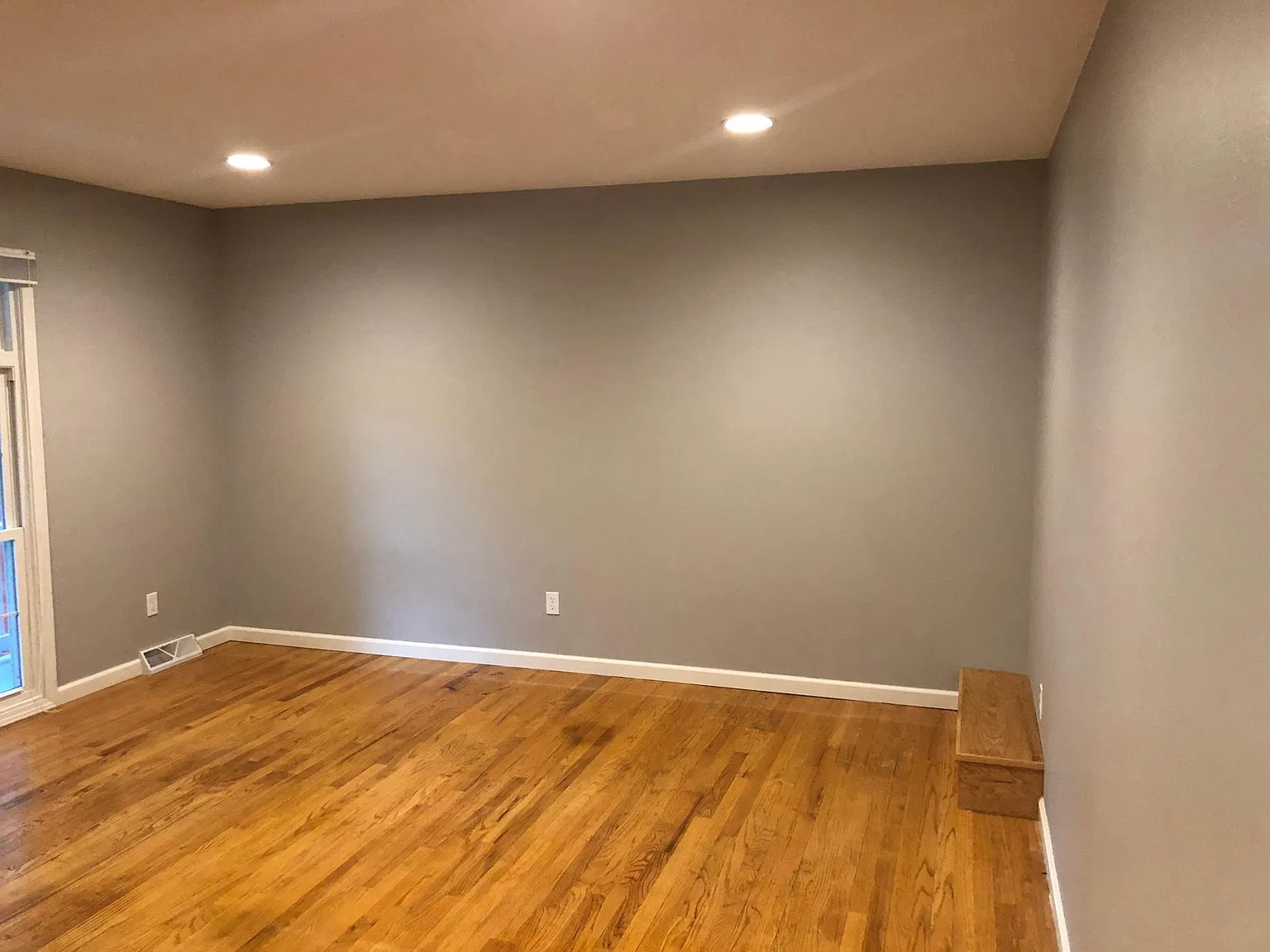 4 bed, 2.5 bath, 1820 sqft, $2,500 — Photo 2