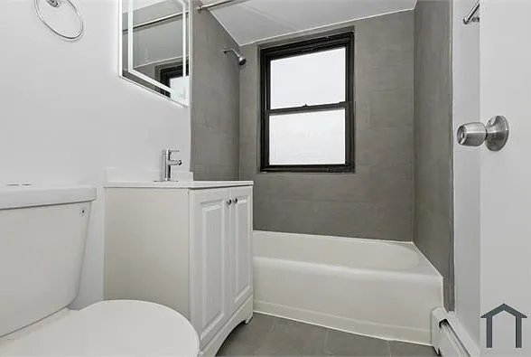 8039 S King Dr #303 — Photo 4