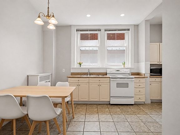 5th image of 259 Beacon St APT 23