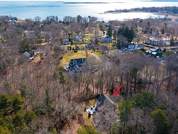 2nd image of 70 Bayberry Ln