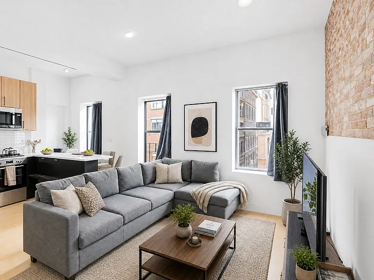 123 Mulberry St #5 — Photo 2