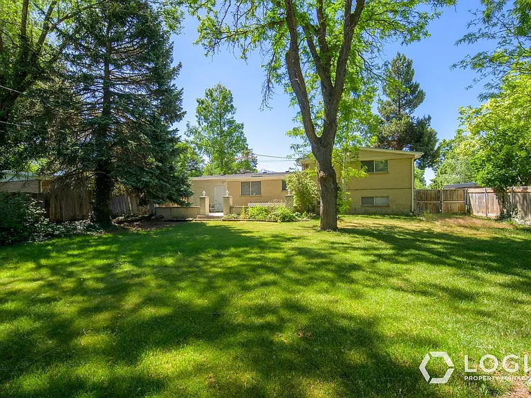 1911 E Cecelia Cir #1911 CECILIA CIRCLE — Photo 4