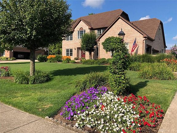 3rd image of 10340 Black Birch Dr