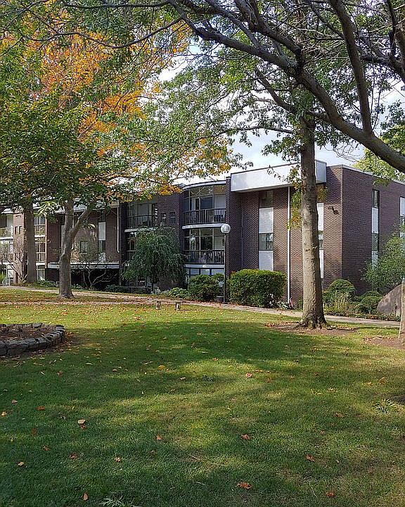 1st image of 34 South St Unit 304