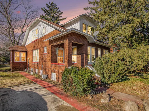 312 S Whittaker St, New Buffalo, MI 49117