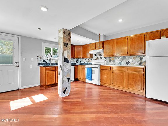 3rd image of 172 Park Avenue