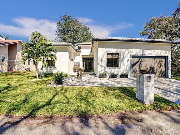 3rd image of 3909 SW 54th Court