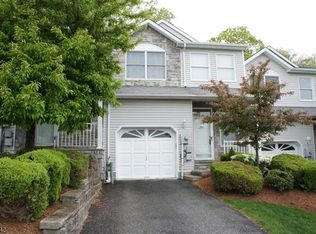 257 Summerhill Dr, Morris Plains, NJ 07950
