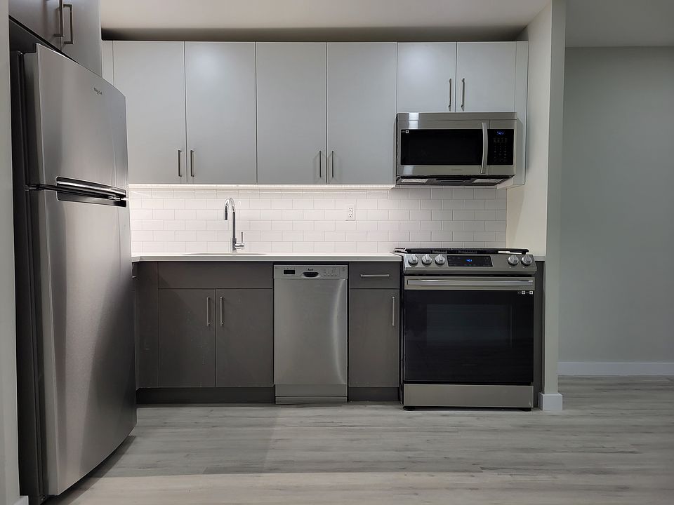 1st image of 829 Greenwood Ave APT 8C