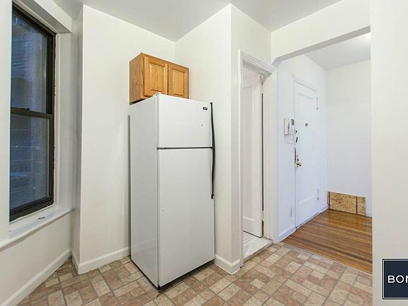 5th image of 315 E 93rd St APT 2a