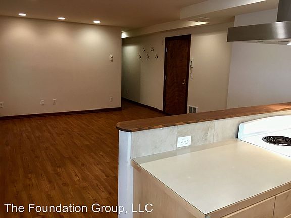 4th image of 715 1st Ave W Ste 05
