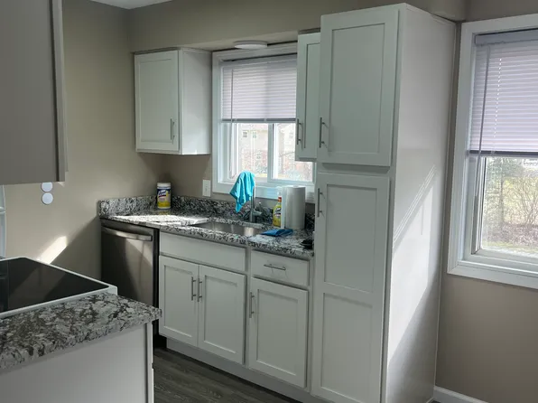 4415 Maplepark Rd, Stow, OH 44224