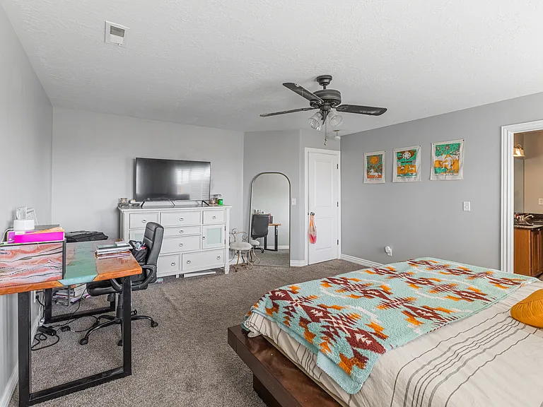 2869 W Chestnut St — Photo 13