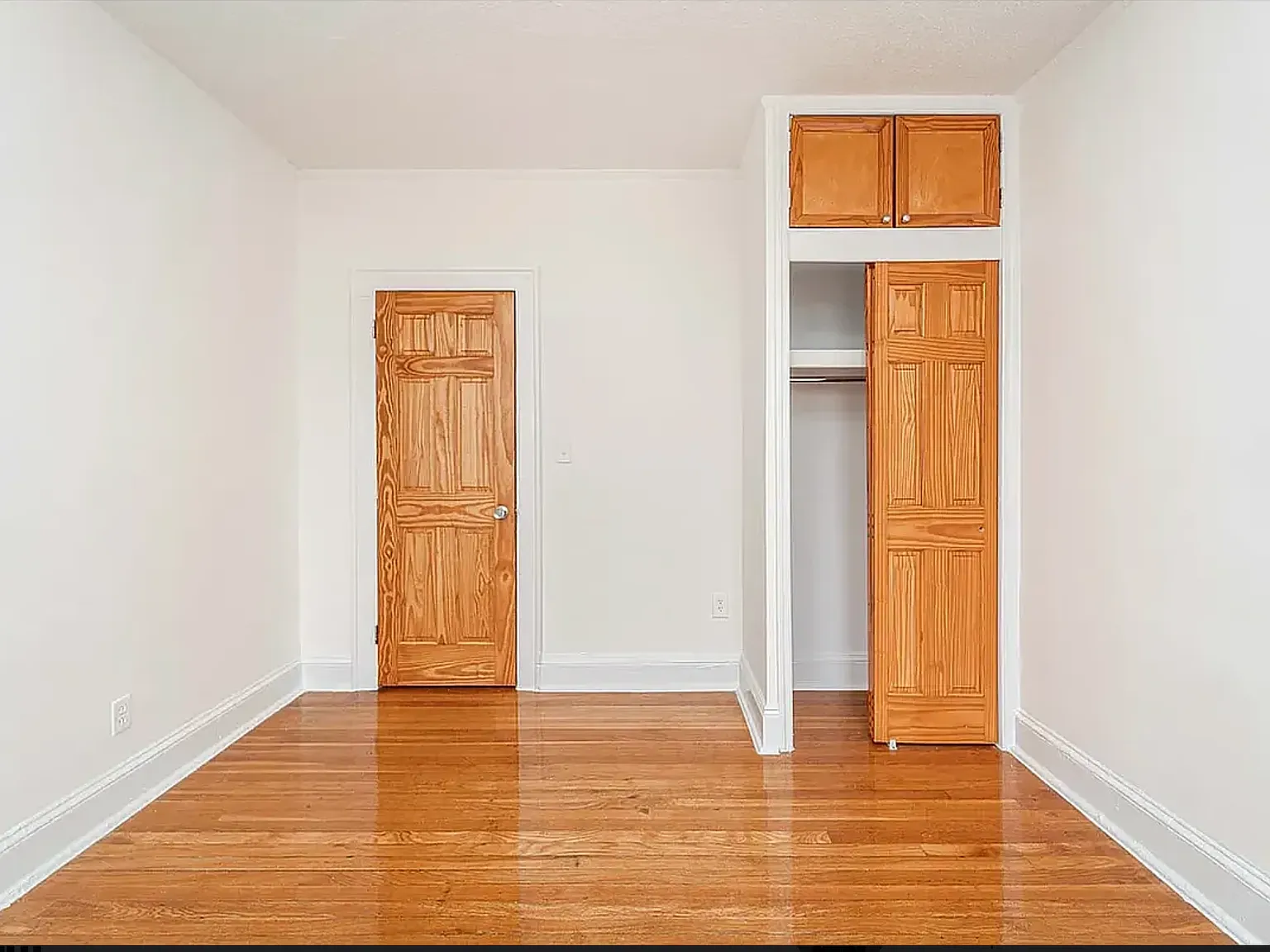 21-62 Crescent Street — Photo 3