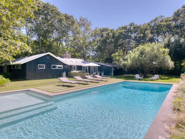 10 Crab Creek Rd, Shelter Island Heights, NY 11965