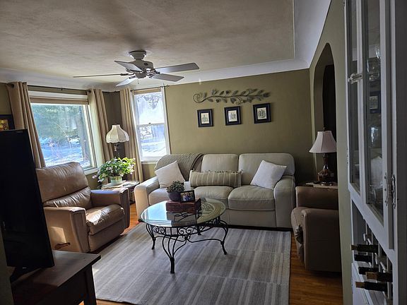 2nd image of 38624 Grand Ave