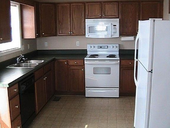 3rd image of 104 Mockingbird Pl