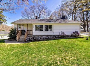 7034 W Dewey Rd, Ludington, MI 49431