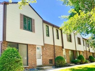 770 Greenwood Rd, Northbrook, IL 60062