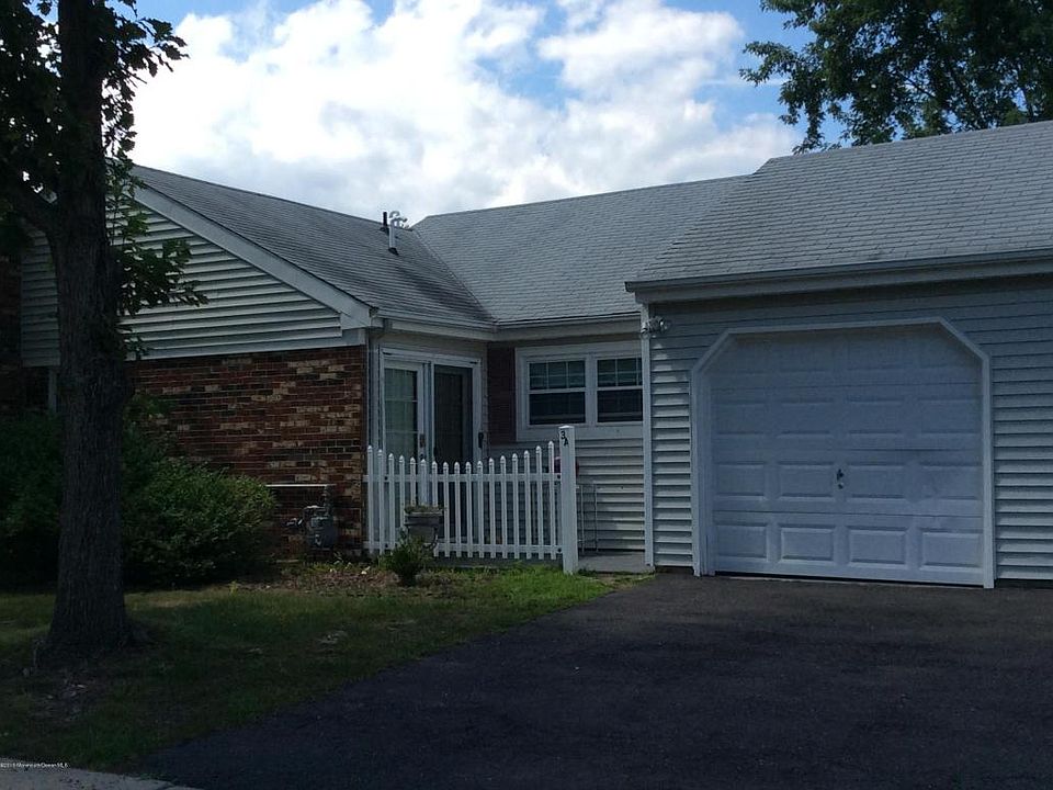 1st image of 3A Dogwood Ct #100A